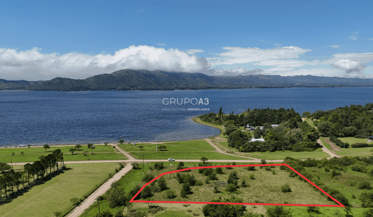 INMOBILIARIA GRUPO A3 LOTE FRENTE LAGO POTRERO DE GARAY 434 - 01