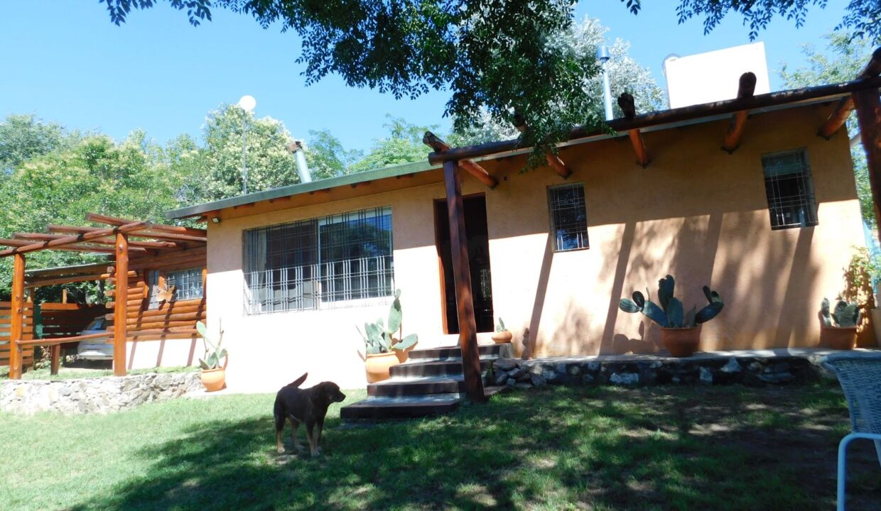 570 VISTA DE FRENTE DE LA CASA