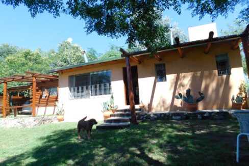 570 VISTA DE FRENTE DE LA CASA