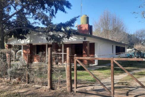 FRENTE DE LA CASA EN VILLA MONTENEGRO