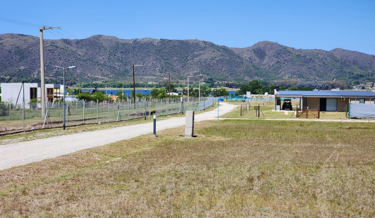 DESDE LOTE MIRANDO LAGO